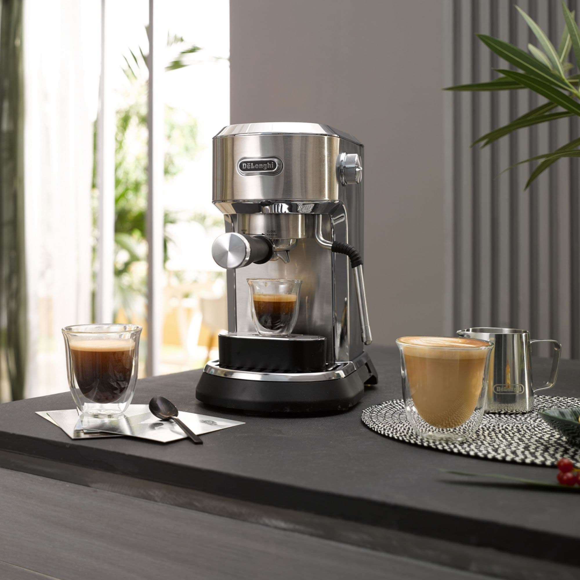 DeLonghi Dedica Maestro EC900M Manual Pump Coffee Machine Metal